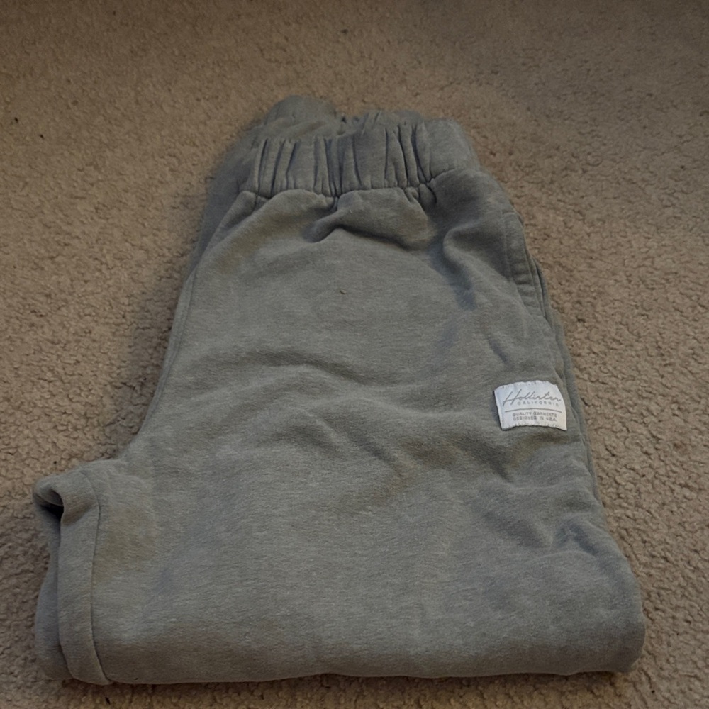 Hollister Gray sweats